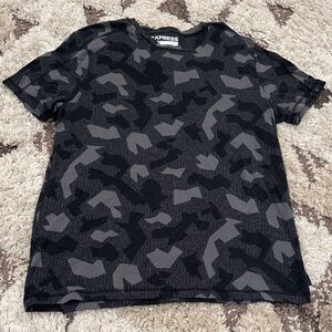 Express Men's Charcoal and Black Camouflage Tee
